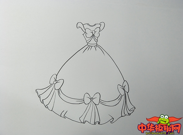 公主裙礼服简笔画